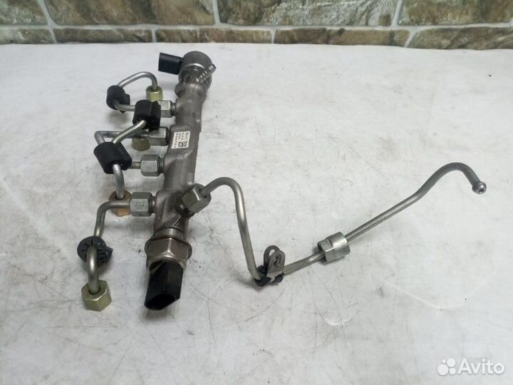 Топливная рейка Audi Q3 8U 2.0 TDI 2016