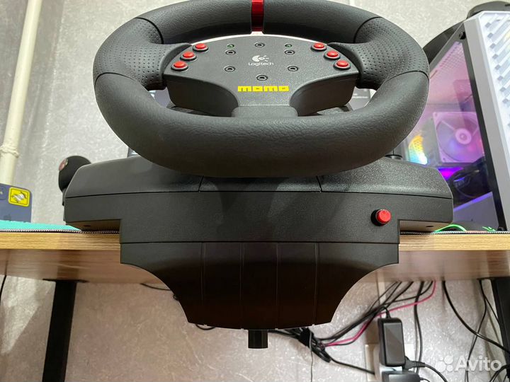 Руль Logitech momo racing 900 градусов