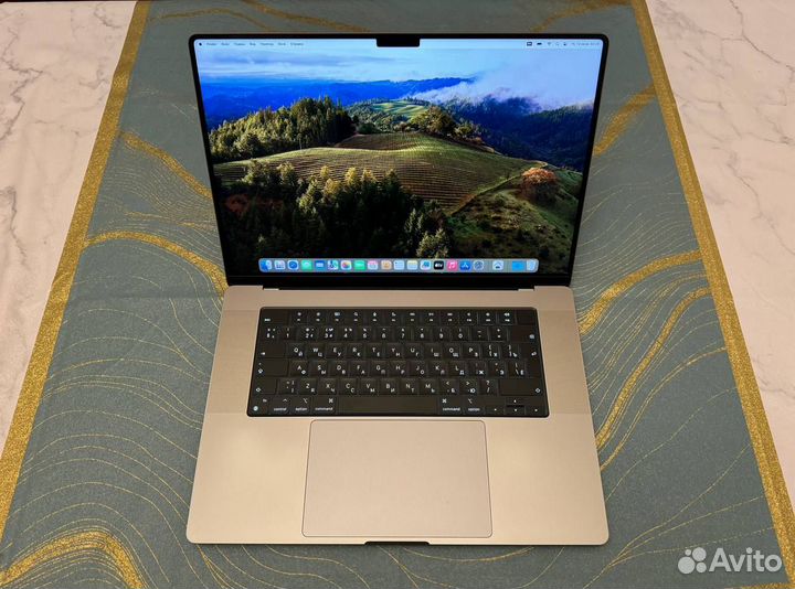 Apple MacBook Pro M1 16