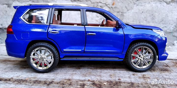 Новый Lexus LX 570 машинка/металл/21см