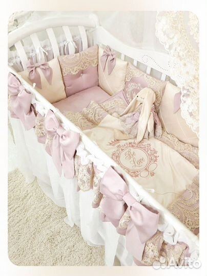 Комплект в детскую кроватку с балдахином
