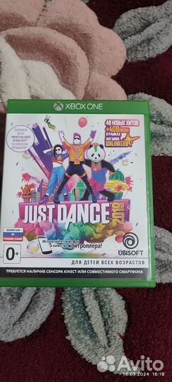 Xbox One с kinect +держатель для кинект и играми