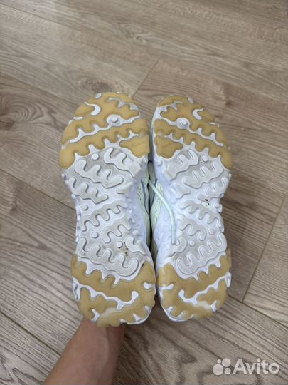 Кроссовки Nike женские