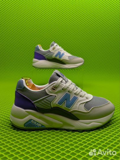 Женские кроссовки New Balance