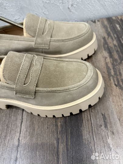 Лоферы женские новые 39