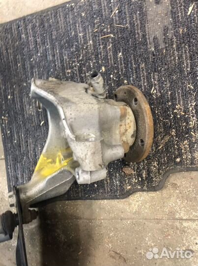 Задний левый кулак volkswagen tiguan