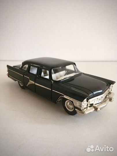 Модель автомобиля СССР Чайка газ 13 1:43