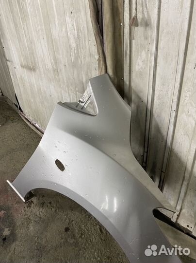 Капот и правое переднее крыло мазда демио