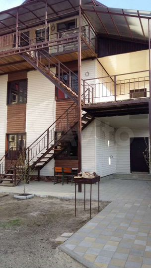 Дом 185 м² на участке 1,5 сот.