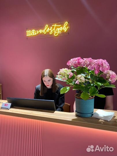 Администратор студии красоты