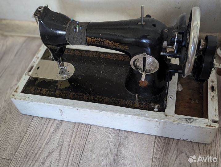 Швейная машинка зингер ручная