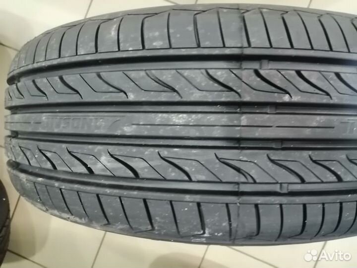 Landsail LS388 215/60 R16 95