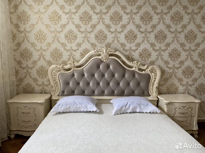 Спальный гарнитур