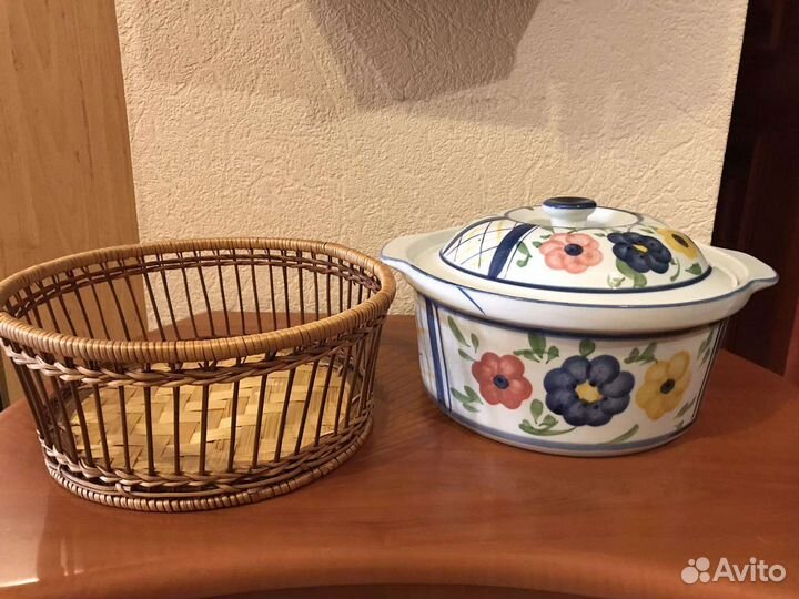 Кастрюля фарфоровая в корзине