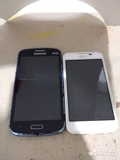 Телефон Samsung