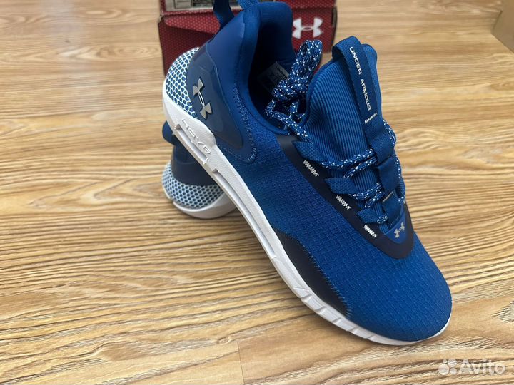 Кроссовки Under Armour UA hovr strt NM1