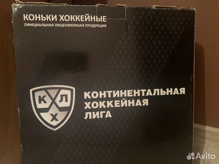 Коньки хоккейные