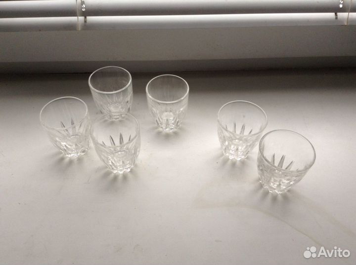 Стеклянная посуда: фужеры, рюмки, стопки, стаканы
