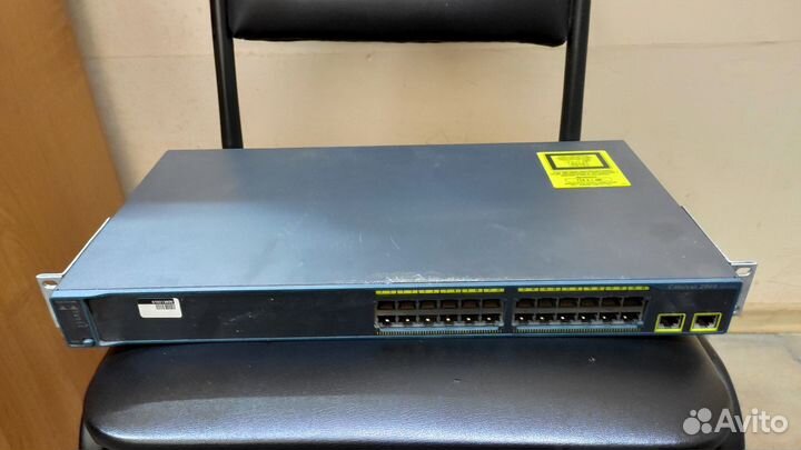Коммутатор Cisco WS-C2960-24TT-L
