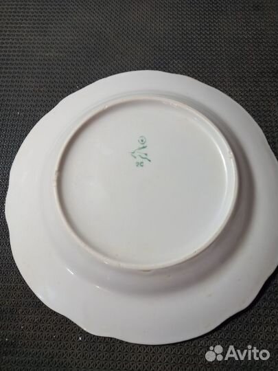 Тарелки фарфор 4шт.-23,5см.+ 1шт.-19,5см СССР