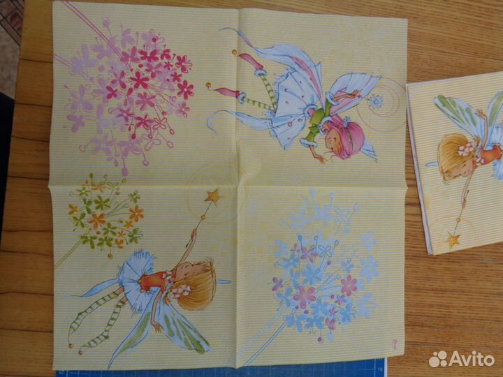 Для творчества: салфетки,пуговицы