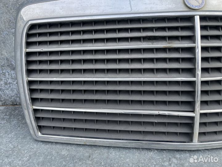 Решетка радиатора для Mercedes W124