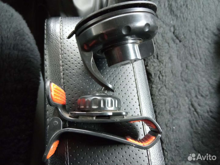 Держатель для телефона в машину