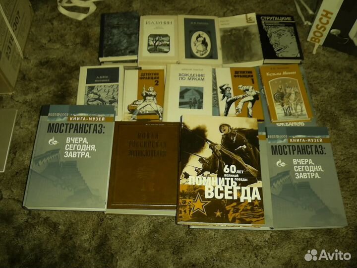 Книги для детей разные, сказки, приключения, учебн