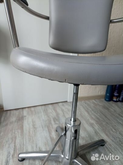 Парикмахерское кресло бу