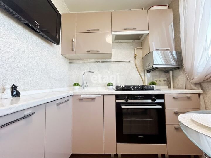 3-к. квартира, 60 м², 8/9 эт.