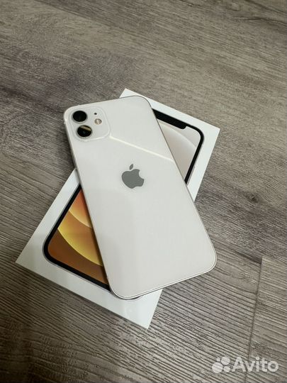 iPhone 12, 64 ГБ