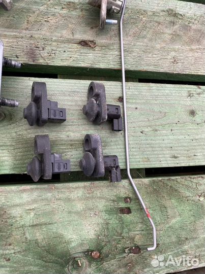 Петли дверные Nissan Tiida C11 2013 (2006-2013)