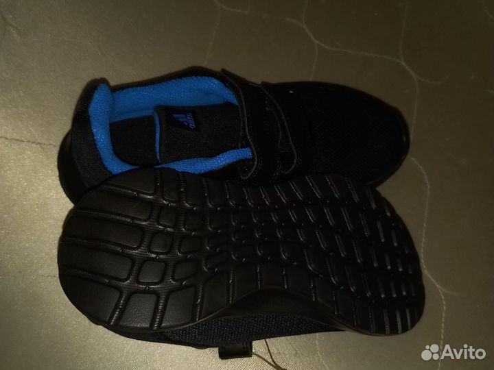 Кроссовки Adidas новые