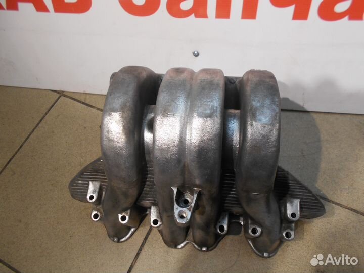 Коллектор впускной Форсунка VW Passat B4 2E