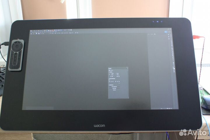 Графический планшет Wacom Cintiq 27QHD + кронштейн