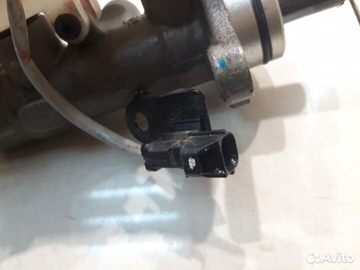 Главный тормозной цилиндр с баком (Hyundai H-1 II)