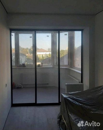 Раздвижная перегородка с матовым стеклом