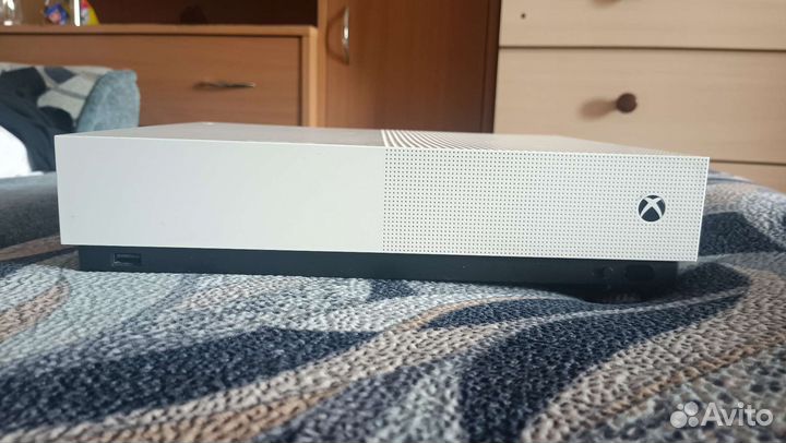 Xbox One s 1tb с играми