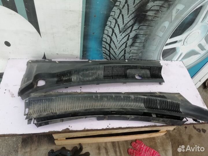 Жабо (планка под лобовое стекло ) на Мазда 6 GG