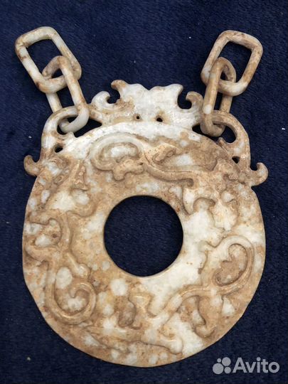 Старинная нефритовая фигурка. Китай