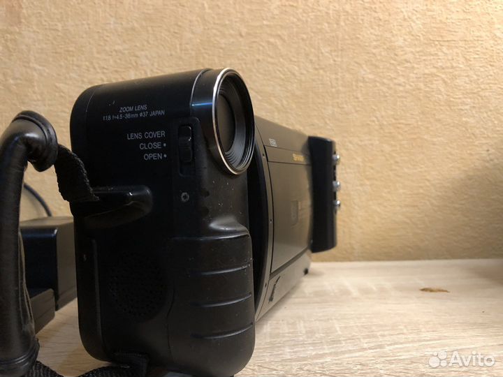Sharp VL-E30