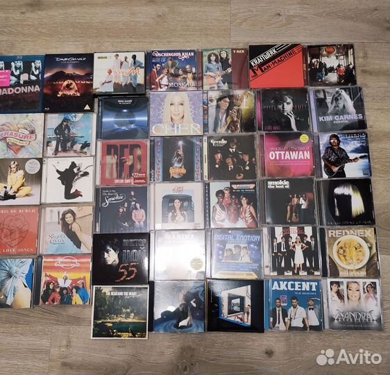 Две коробки CD дисков с музыкой