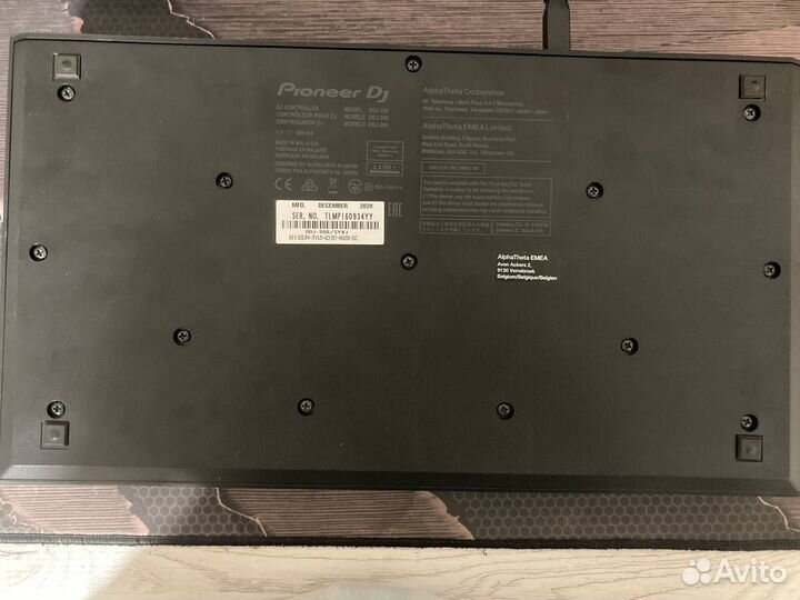 Pioneer DDJ - 220 (Диджейский контроллер)