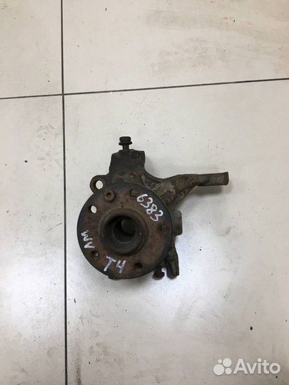 Кулак поворотный передний левый