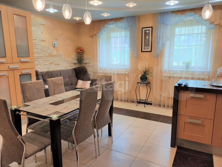 Дом 163,2 м² на участке 6,5 сот.