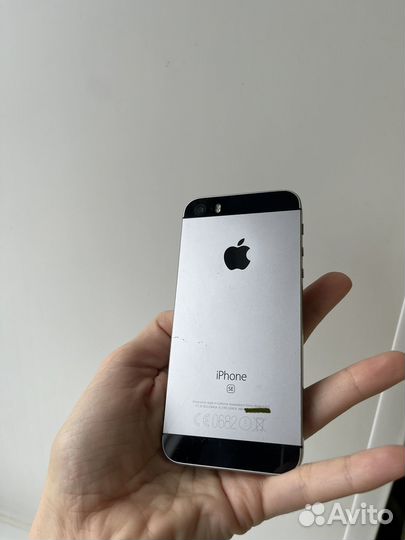 iPhone SE, 64 ГБ