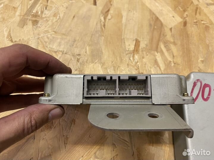 Блок управления двигателем на Forester SF