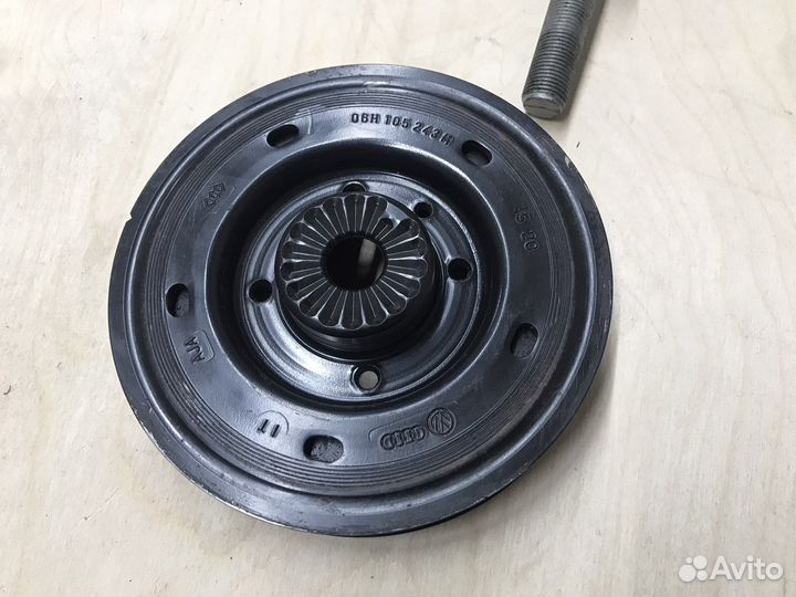 Шкив коленвала 06H105243M Tiguan 2