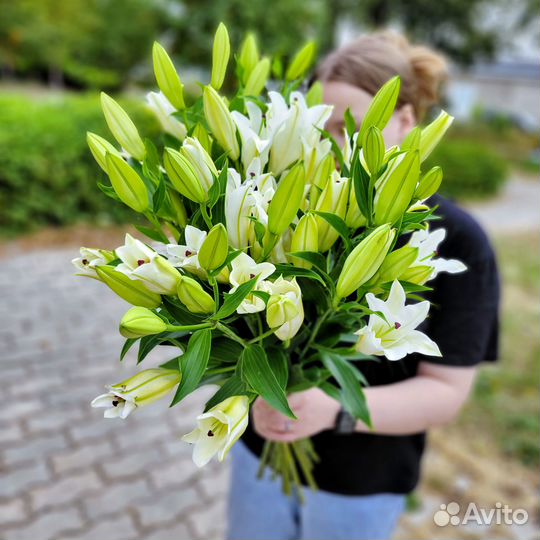 Букеты из лилий Лилии Цветы Доставка