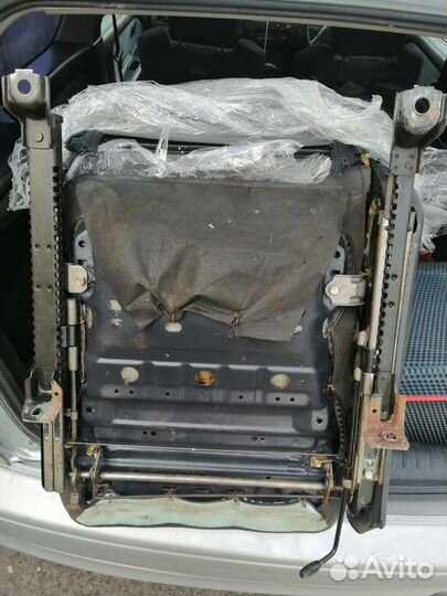 Передние сиденья nissan pulsar n15